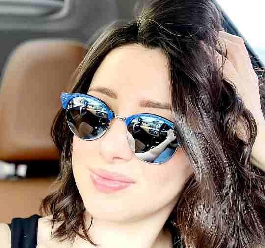 من هي مذيعة الجزيرة غنوة إبراهيم أبو دلّة ويكيبيديا عمرها مواليد كم تاريخ ميلادها ديانتها مسيحية ام مسلمة طولها اصلها جنسيتها، من هو زوج المذيعة غنوة ابراهيم ابو دله السيرة الذاتية
