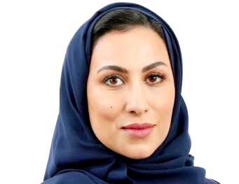 من هي منى العجمي ويكيبيديا عمرها، اصلها وش ترجع السيرة الذاتية