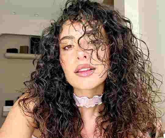 من هي رغدة كيومجيان ويكيبيديا عمرها مواليد كم طوله اصلها، ديانة رغدة تالين كيومجيان وزوجها السيرة الذاتية