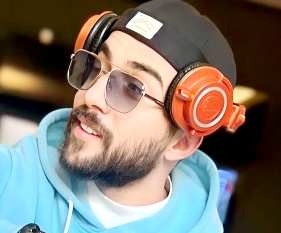 من هو أمجد جمعة ويكيبيديا عمره مواليد كم؟ طوله، اصله من اي محافظة؟ ديانته مسلم ام مسيحي؟ زوجته السيرة الذاتية