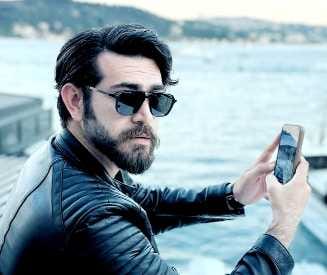 من هو باريش باكتاش ويكيبيديا عمره مواليد كم؟ طوله، اعماله، ديانة الممثل باريش باكتاش وزوجته واولاده السيرة الذاتية