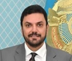 من هو معتز الخياط ويكيبيديا عمره مواليد كم ثروته والده ديانته زوجته، اصل عائلة والد معتز الخياط في قطر السيرة الذاتية