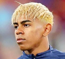 من هو اللاعب لامين يامال ويكيبيديا عمره مواليد كم طوله ووزنه اصله من اي بلد جنسيته زوجته والده، ديانة لامين يامال مسلم ام مسيحي السيرة الذاتية