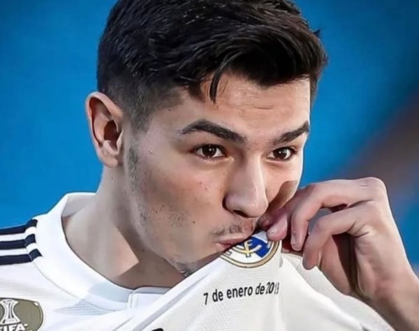 من هو ابراهيم دياز ويكيبيديا عمره مواليد كم طوله ووزنه مركزه والده، أصول اللاعب إبراهيم دياز، ما هي ديانة ابراهيم دياز مسلم ام مسيحي السيرة الذاتية