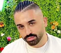 من هو غورهان كيزيلوز زوج يومي خوري ويكيبيديا السيرة الذاتية