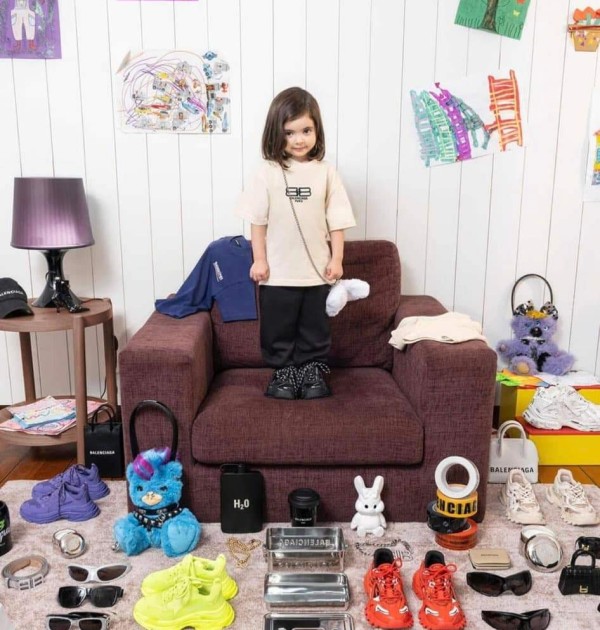 فيديو بالنسياقا Balenciaga كامل 2022 اعلان بالنسياغا أطفال انستقرام