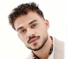 من هو حسام السيلاوي ويكيبيديا عمره مواليد كم؟ طوله، ديانته، برجه، اصله، والده، زوجته السيرة الذاتية