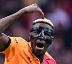 من هو اللاعب فيكتور أوسيمين ويكيبيديا عمره طوله اصله اين يلعب تواريخ الانضمام الجوائز، ما هي ديانة فيكتور أوسيمين مسيحي ام مسلم السيرة الذاتية